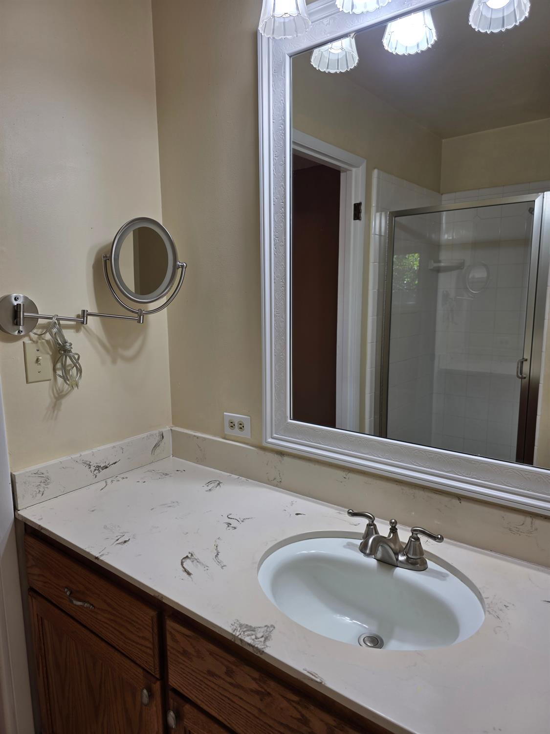 2833 E Paul Ave, Fresno, CA 93710