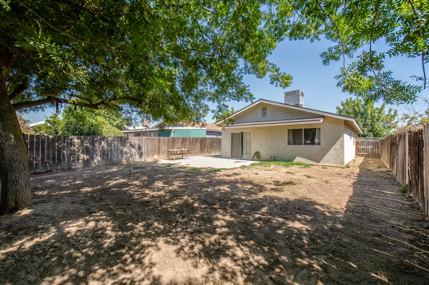 320 Mariposa St, Kingsburg, CA 93631