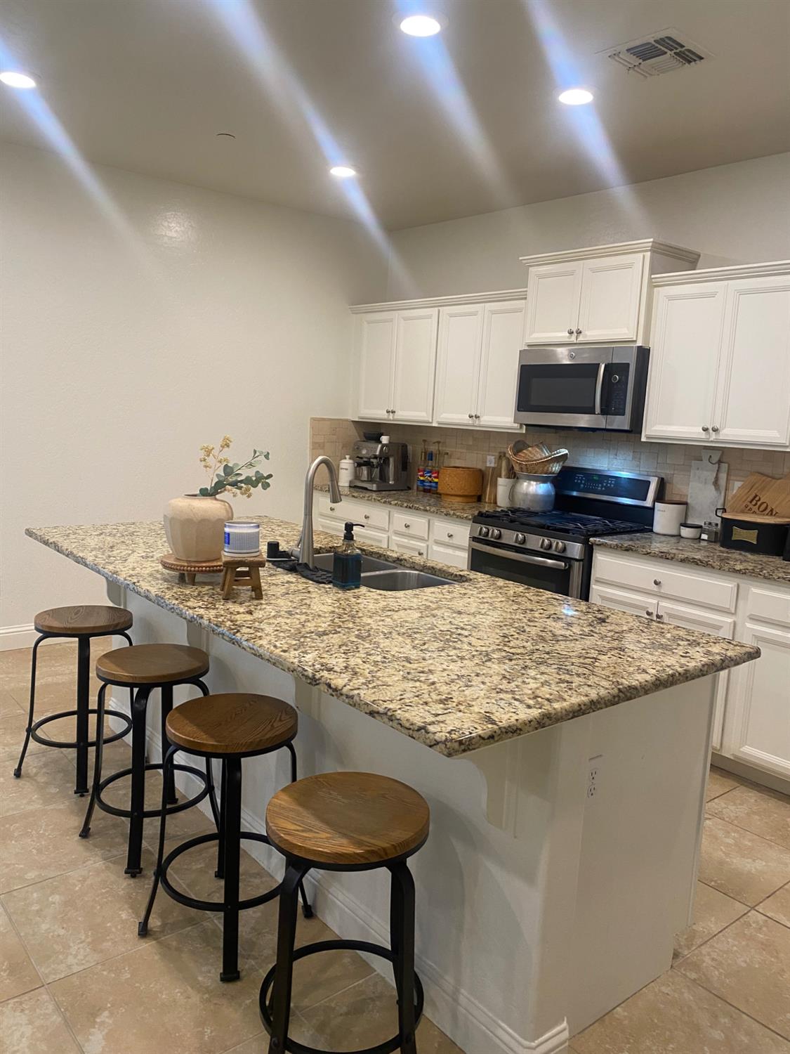 3309 N Filbert Ave, Fresno, CA 93727