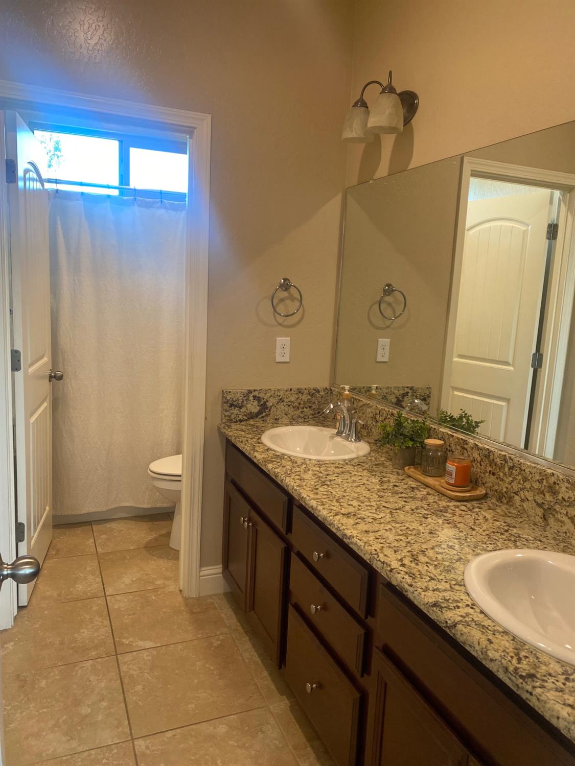3309 N Filbert Ave, Fresno, CA 93727