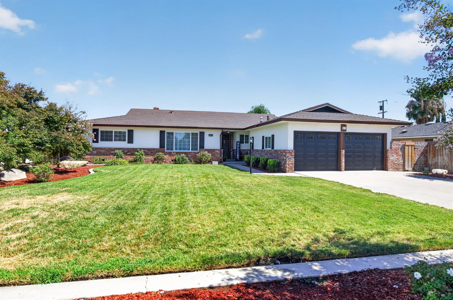 5881 E El Monte Way, Fresno, CA 93727