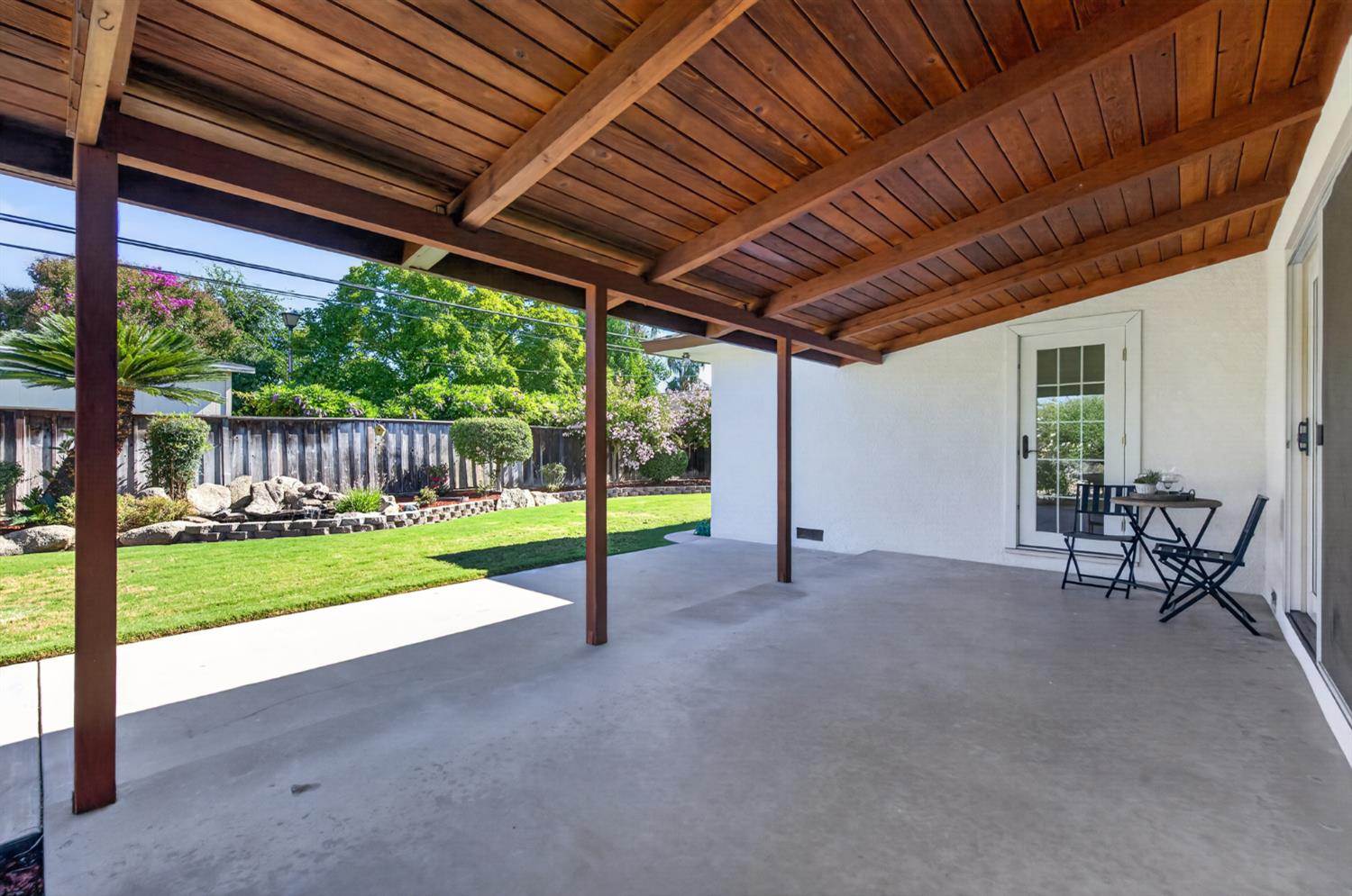 5881 E El Monte Way, Fresno, CA 93727