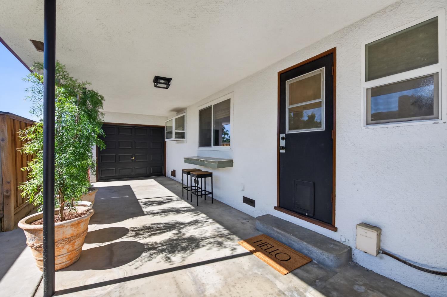 5881 E El Monte Way, Fresno, CA 93727