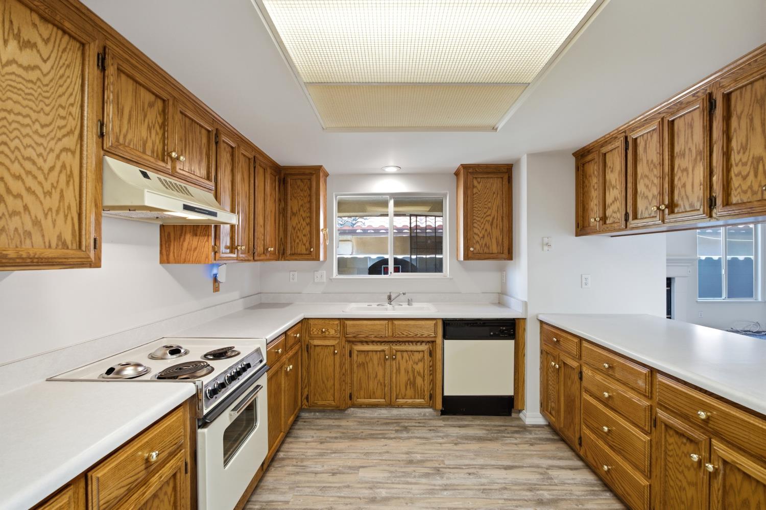 88 Rosewood Cir, Madera, CA 93637