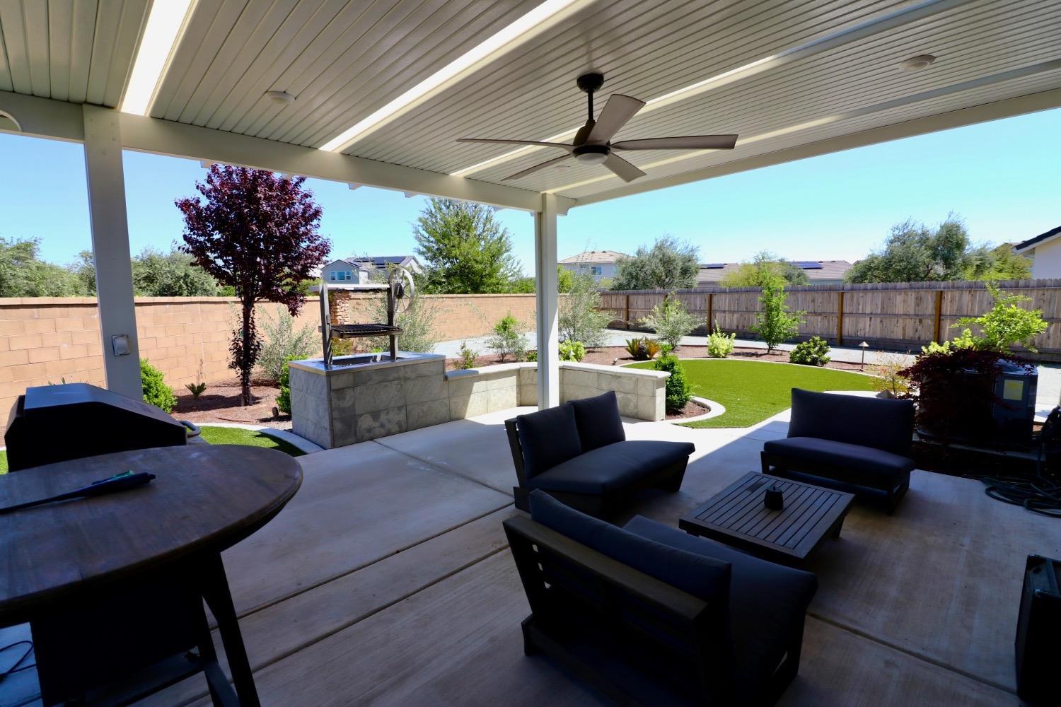 240 Huntington Ave S, Madera, CA 93636