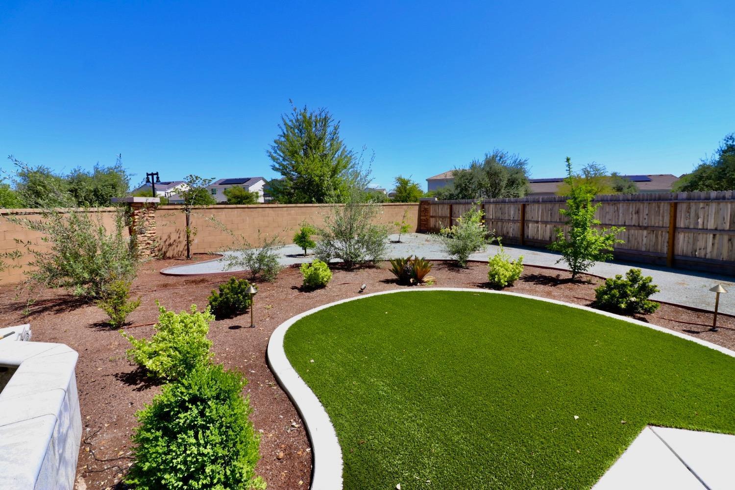 240 Huntington Ave S, Madera, CA 93636