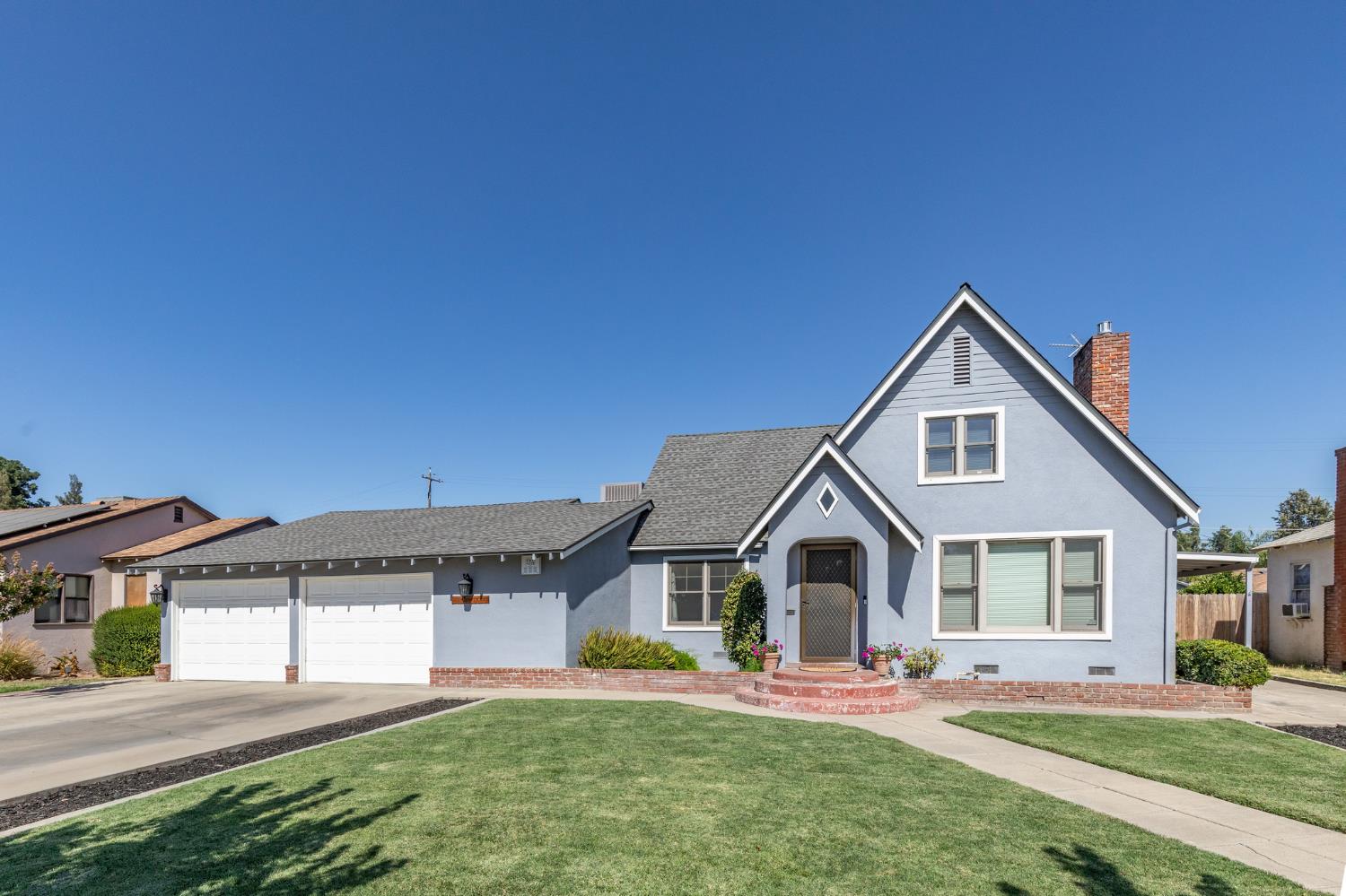 476 N Nichols, Dinuba, CA 93618