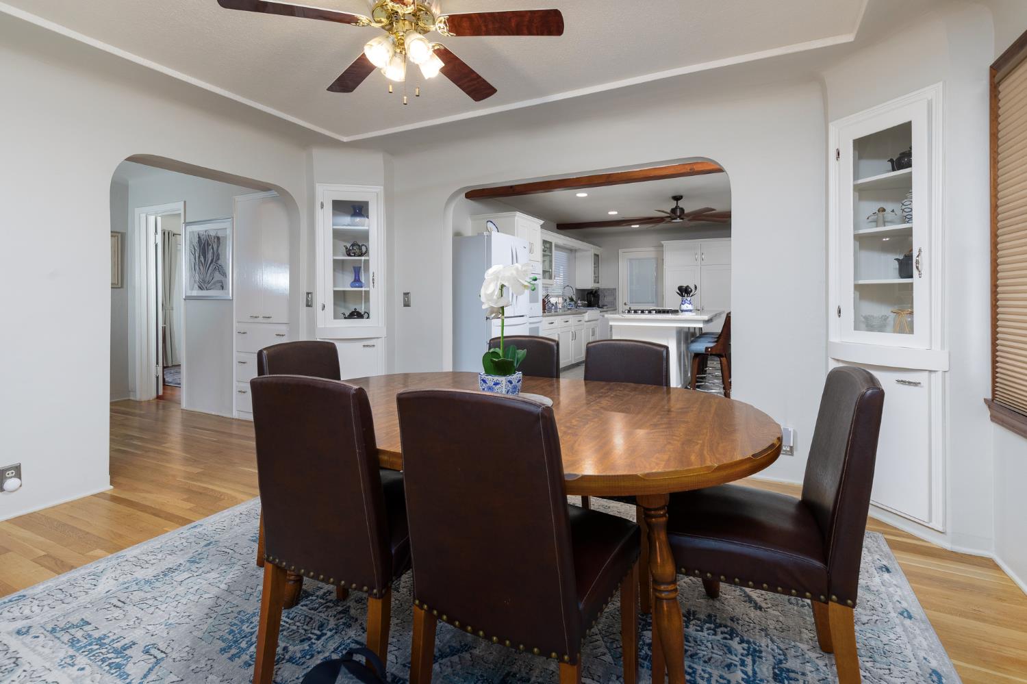 476 N Nichols, Dinuba, CA 93618