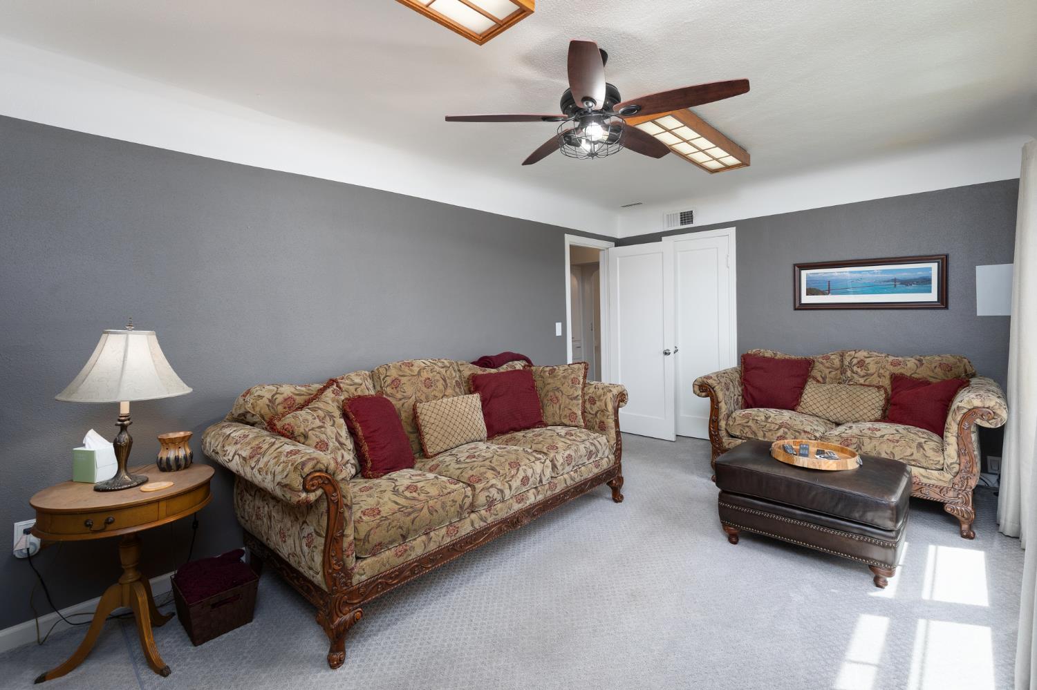 476 N Nichols, Dinuba, CA 93618