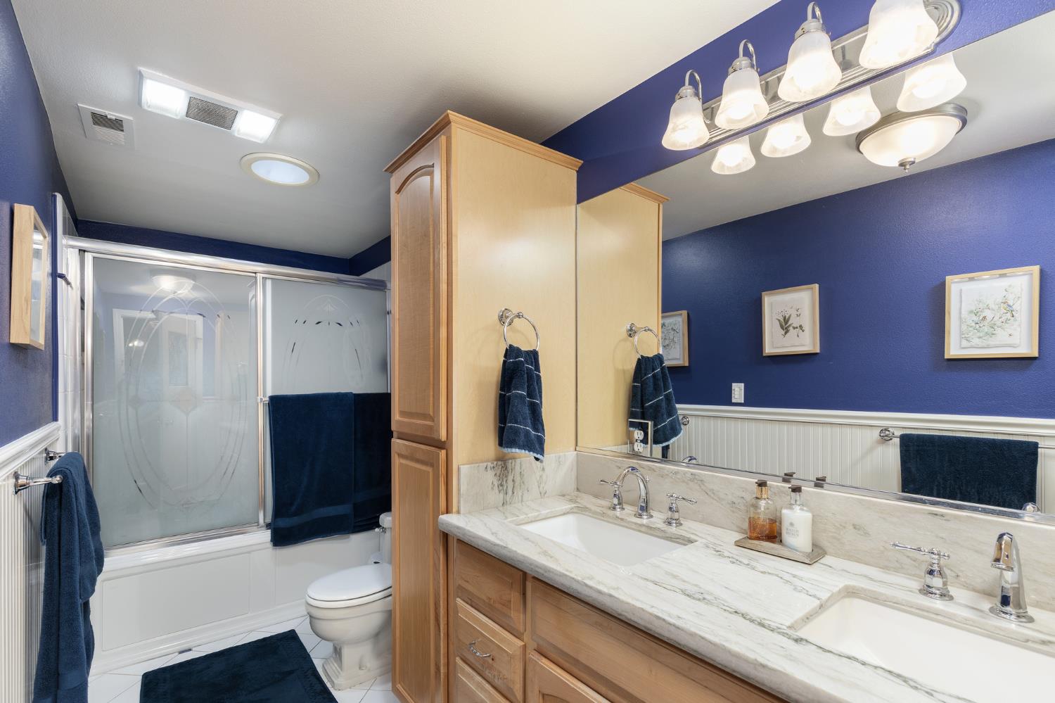 476 N Nichols, Dinuba, CA 93618