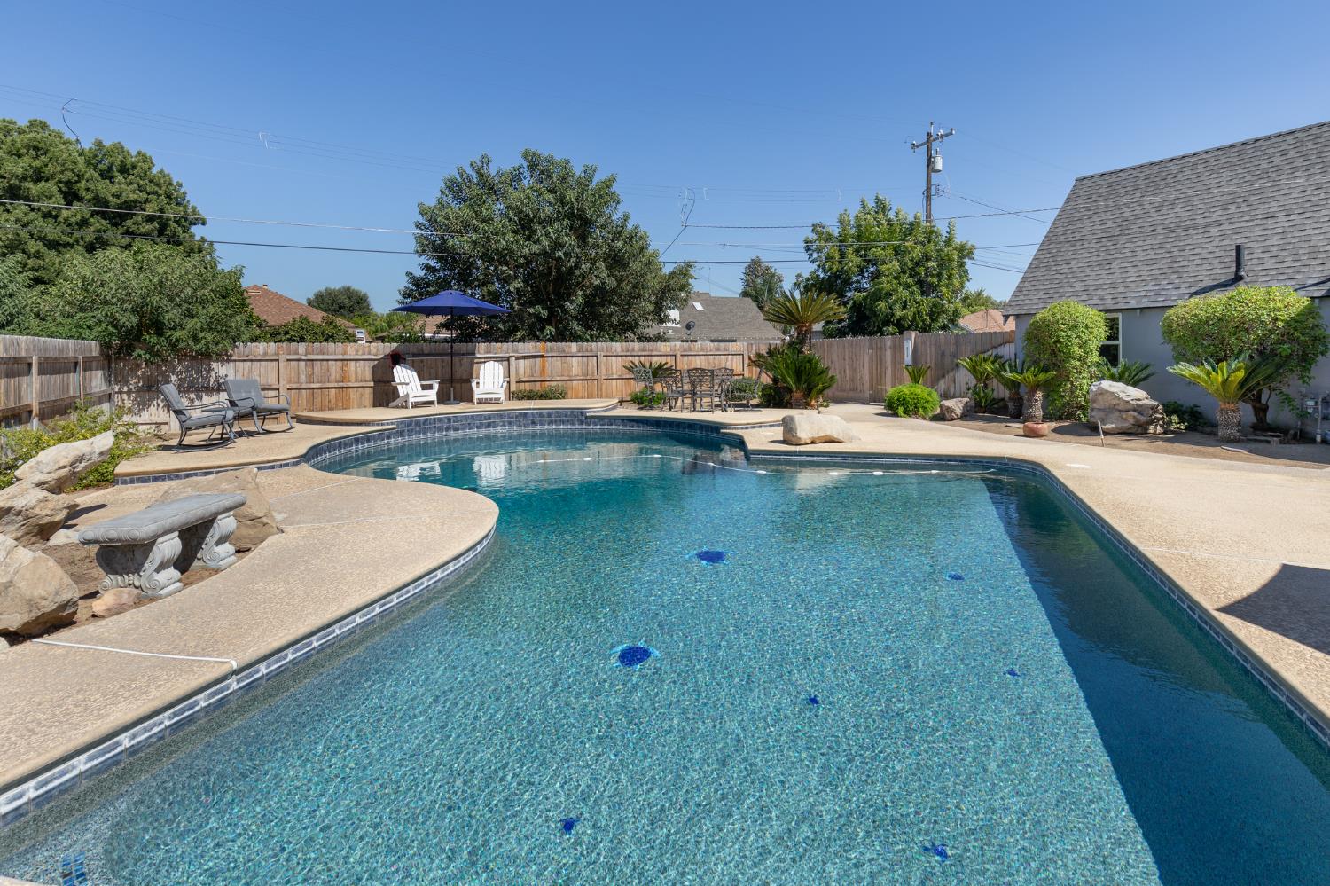 476 N Nichols, Dinuba, CA 93618