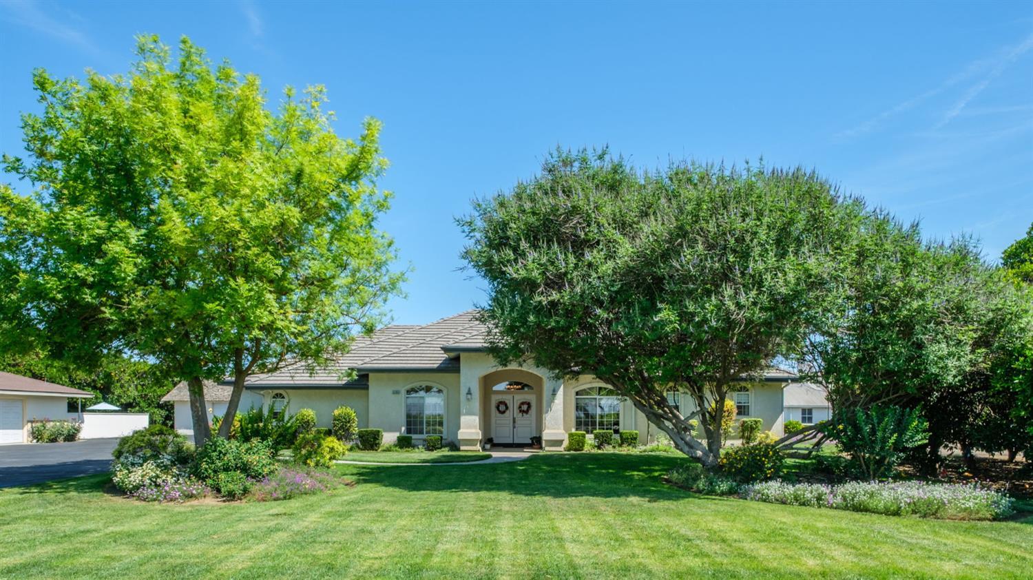 2202 W Lincoln Ave, Fresno, CA 93706
