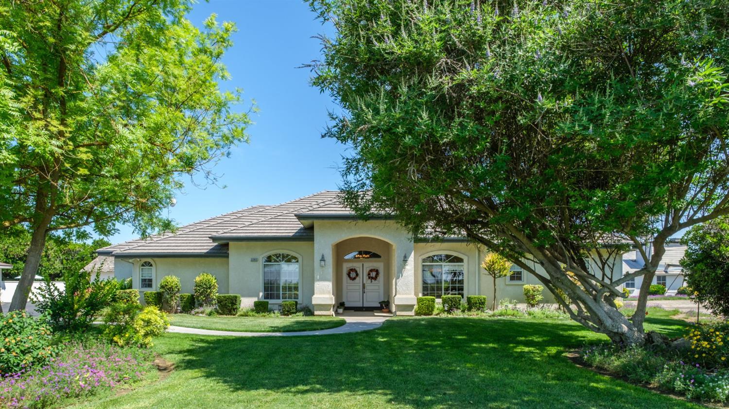 2202 W Lincoln Ave, Fresno, CA 93706