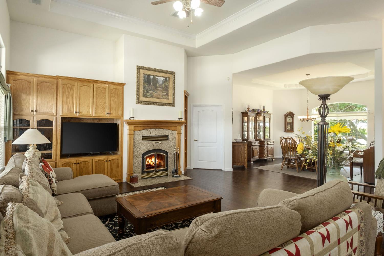 2202 W Lincoln Ave, Fresno, CA 93706