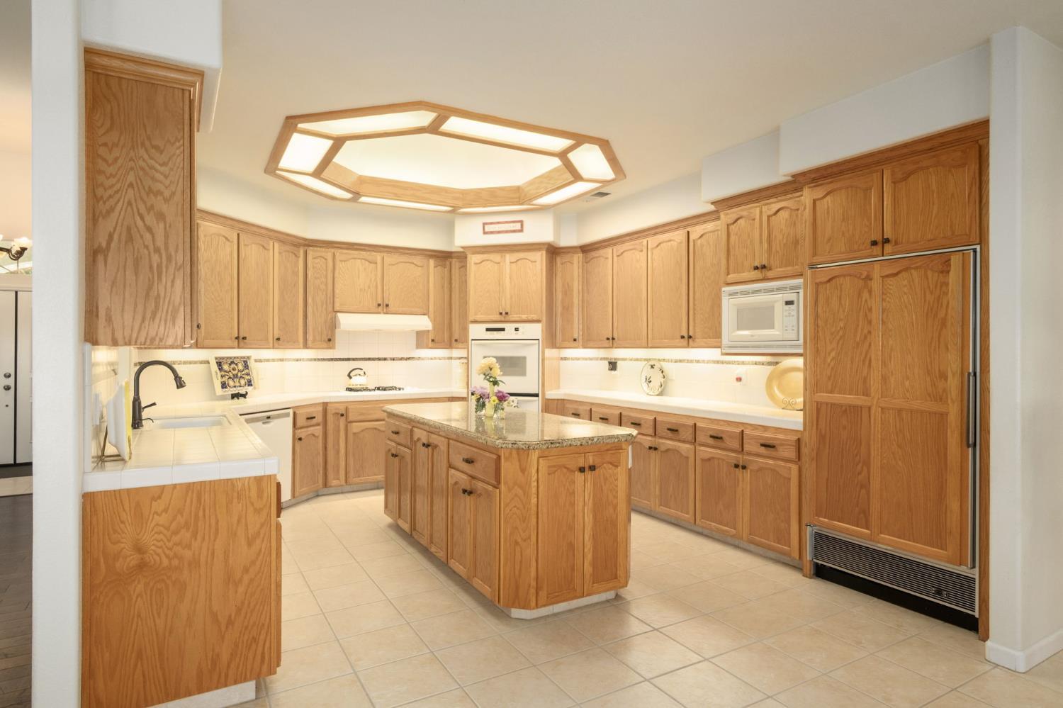 2202 W Lincoln Ave, Fresno, CA 93706