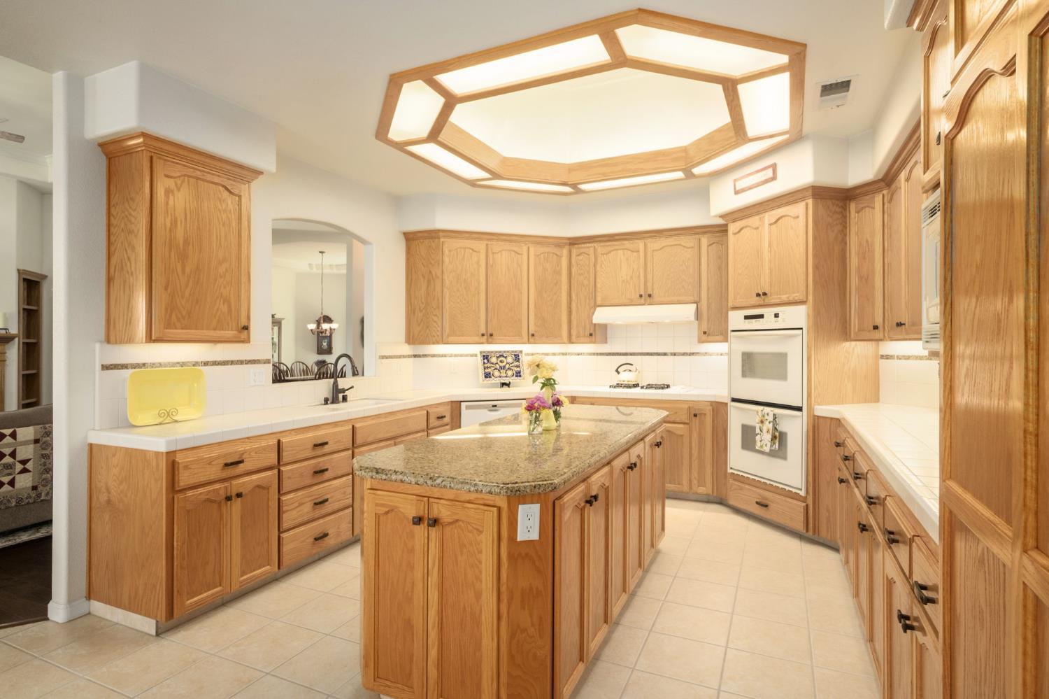 2202 W Lincoln Ave, Fresno, CA 93706