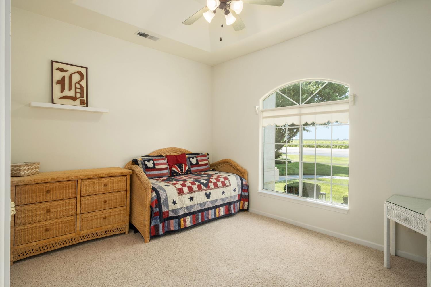 2202 W Lincoln Ave, Fresno, CA 93706