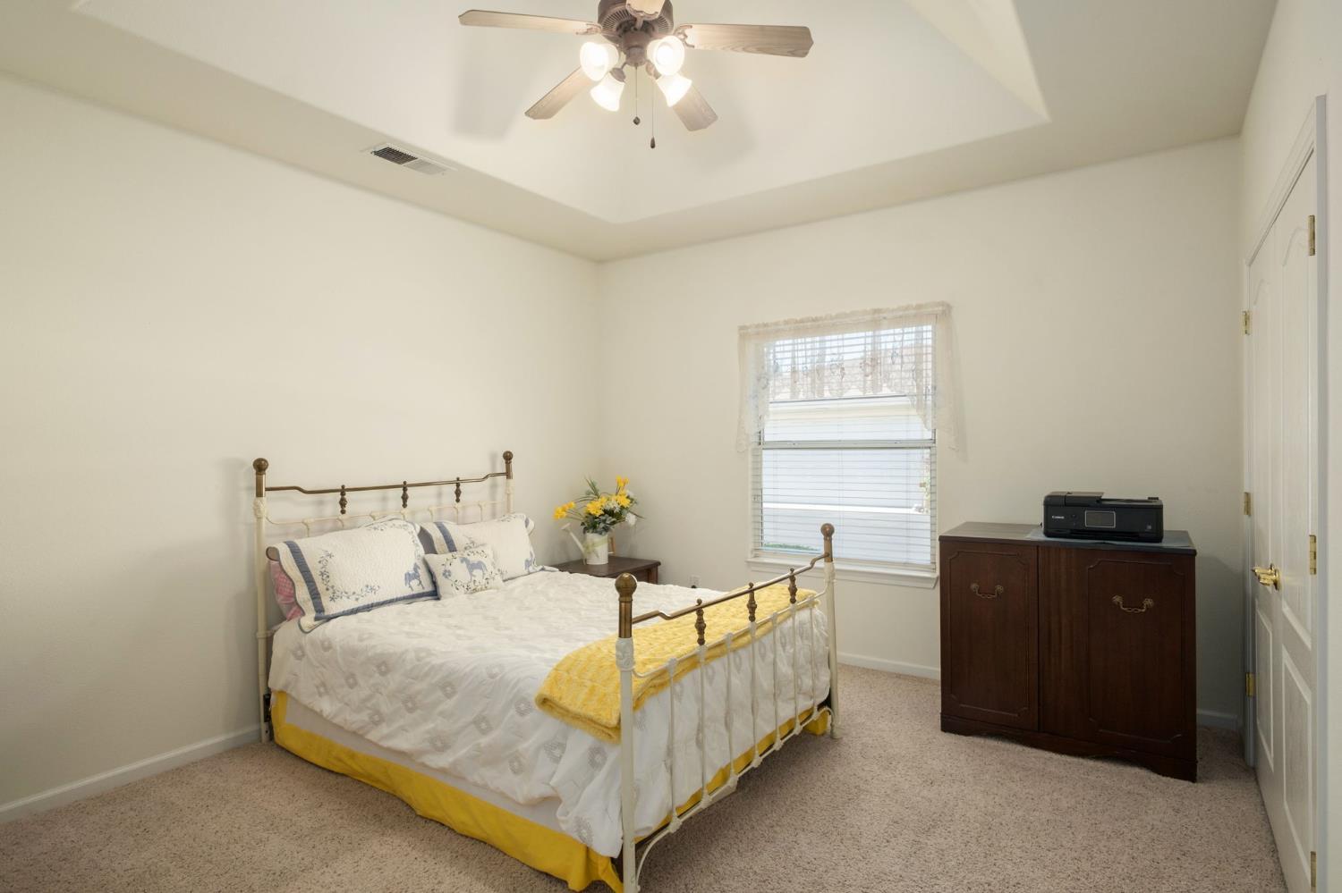 2202 W Lincoln Ave, Fresno, CA 93706