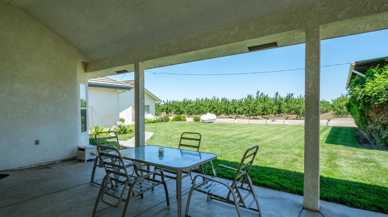 2202 W Lincoln Ave, Fresno, CA 93706