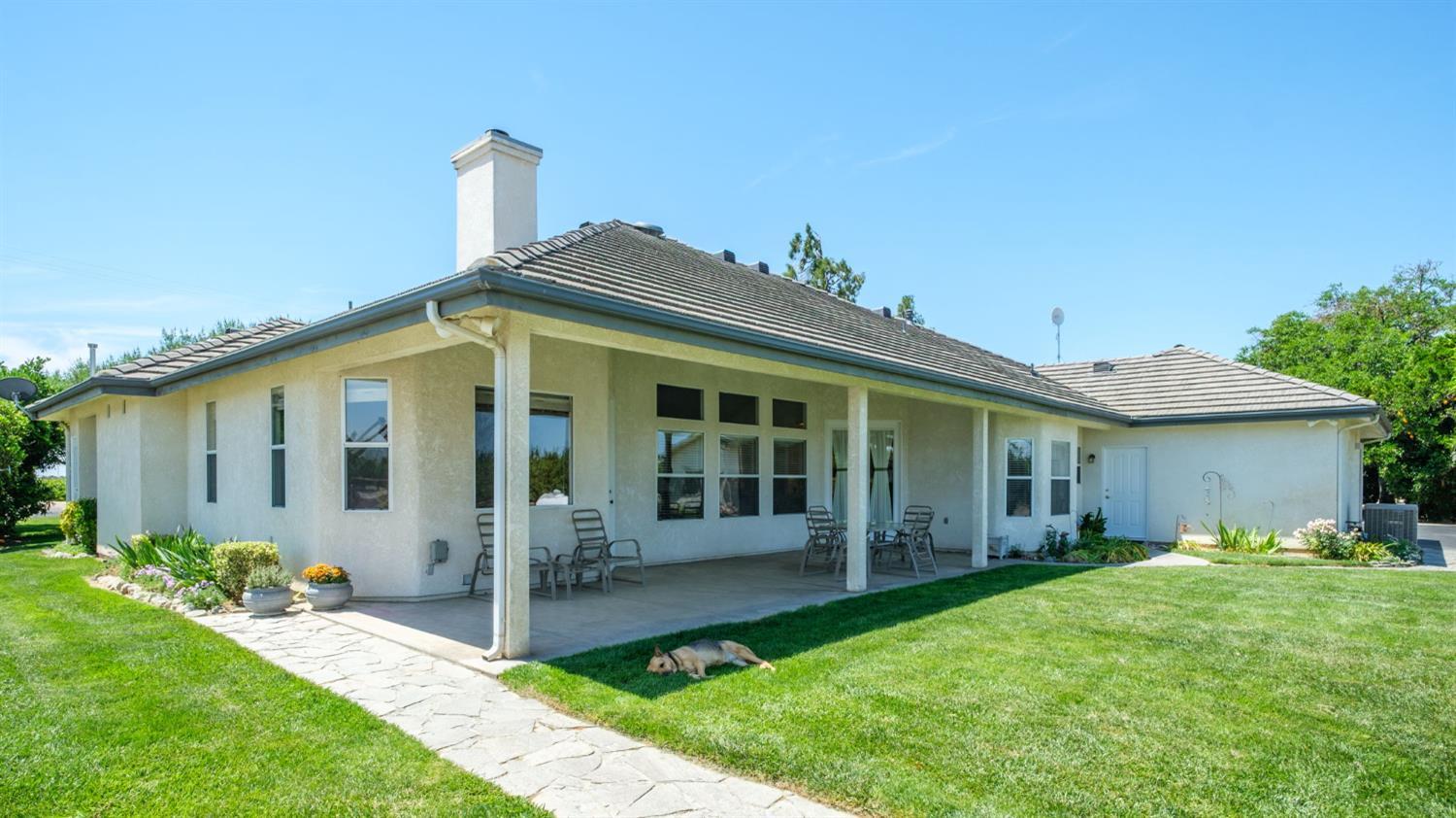 2202 W Lincoln Ave, Fresno, CA 93706