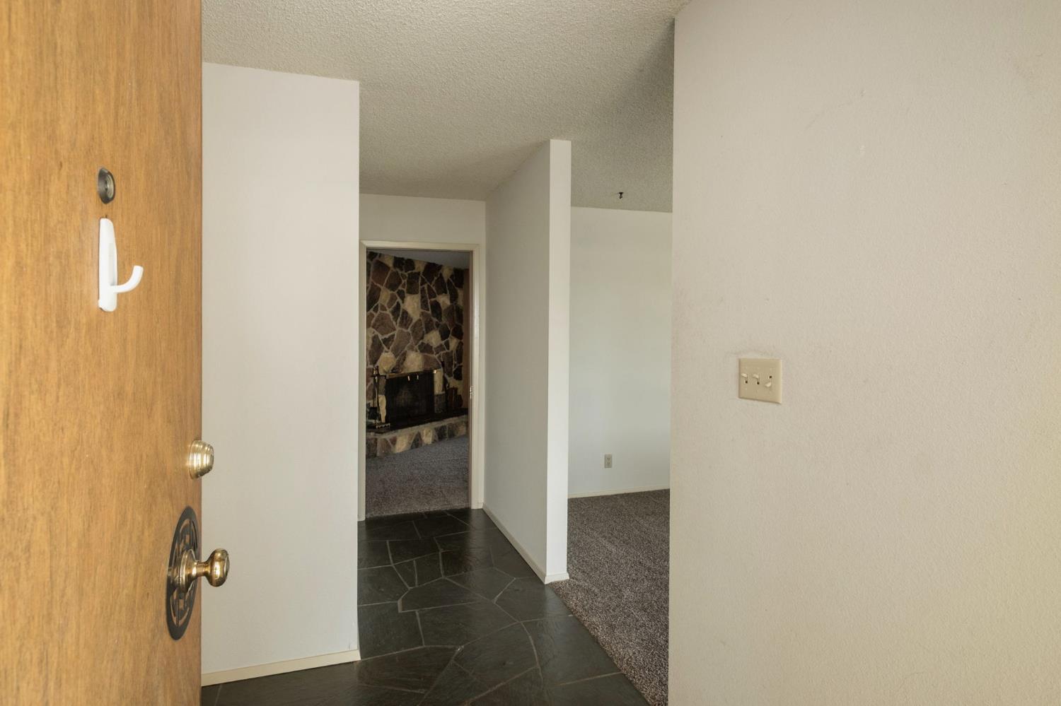 2202 W Lincoln Ave, Fresno, CA 93706