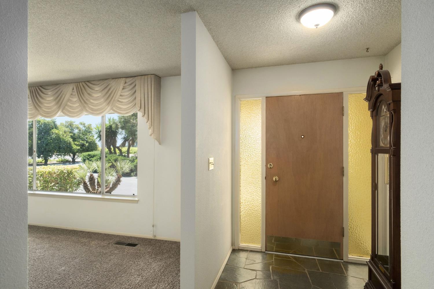 2202 W Lincoln Ave, Fresno, CA 93706