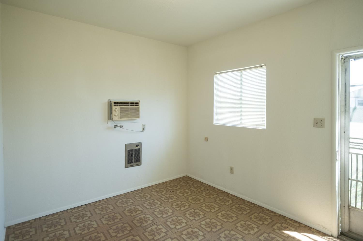 2202 W Lincoln Ave, Fresno, CA 93706
