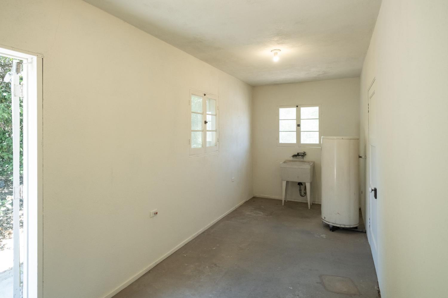 2202 W Lincoln Ave, Fresno, CA 93706