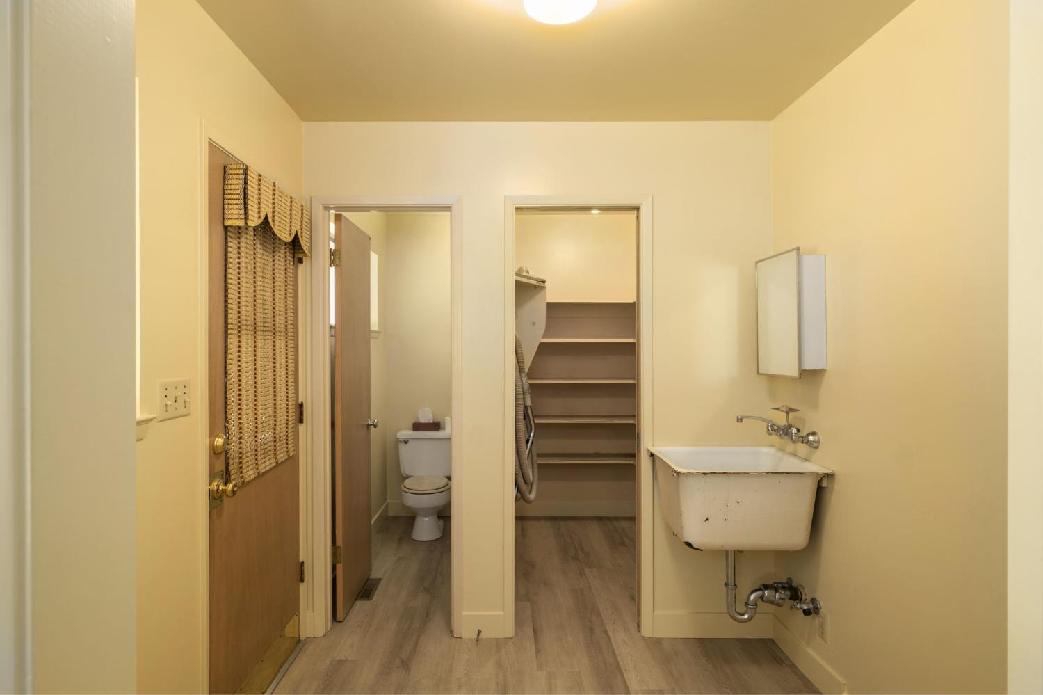 2202 W Lincoln Ave, Fresno, CA 93706