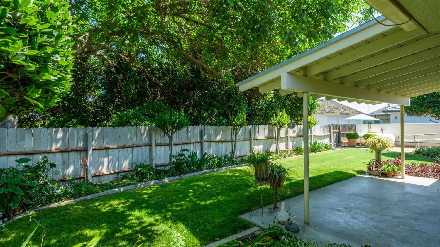 2202 W Lincoln Ave, Fresno, CA 93706