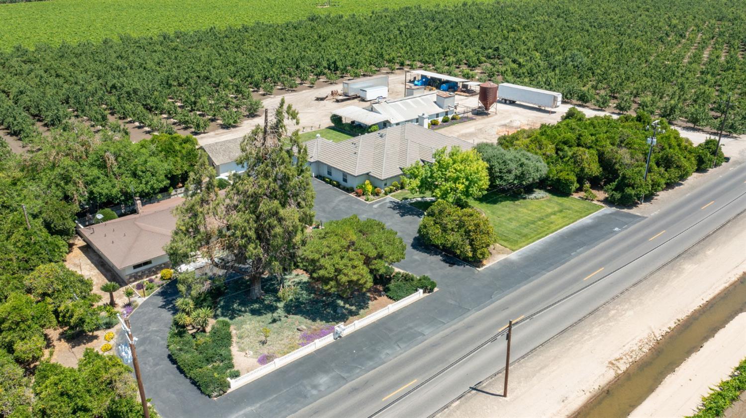 2202 W Lincoln Ave, Fresno, CA 93706