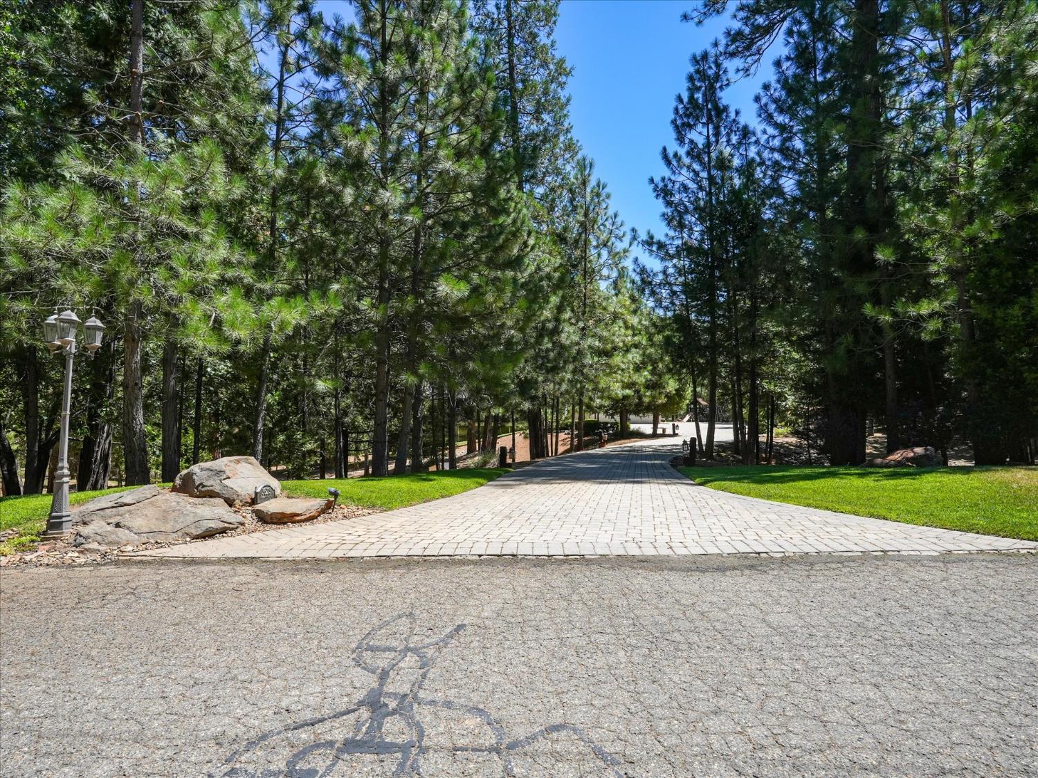 36213 Finegold Creek Dr, North Fork, CA 93643