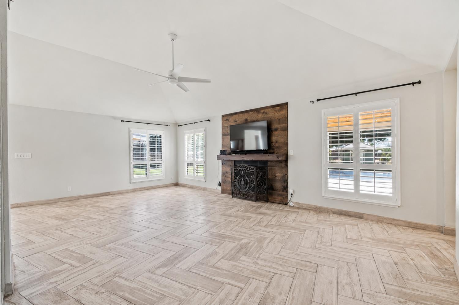 14944 Huntington Rd, Madera, CA 93636