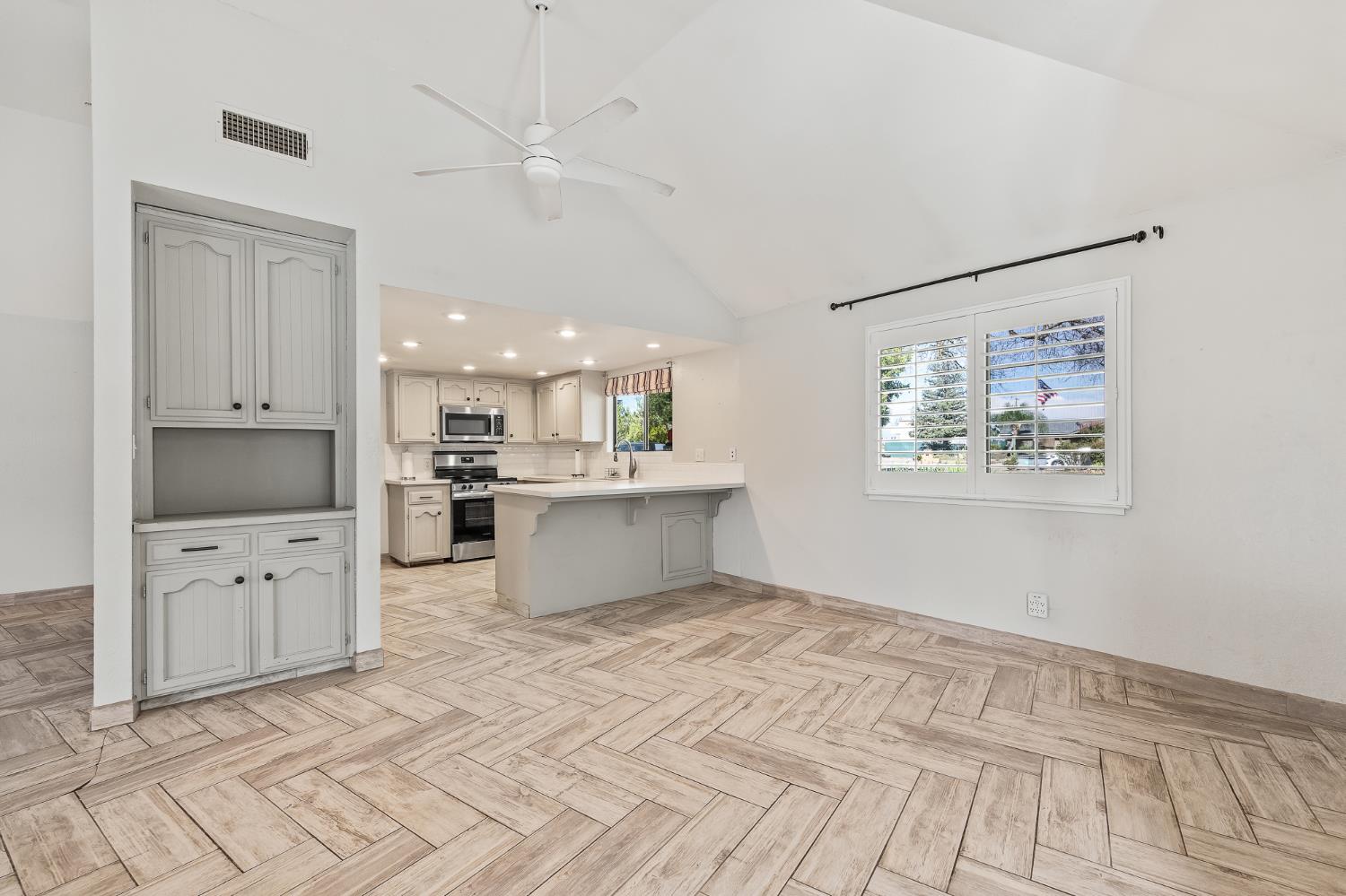 14944 Huntington Rd, Madera, CA 93636