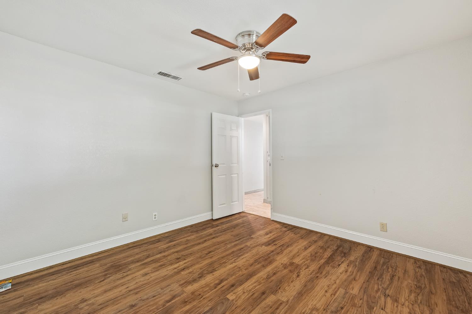 14944 Huntington Rd, Madera, CA 93636