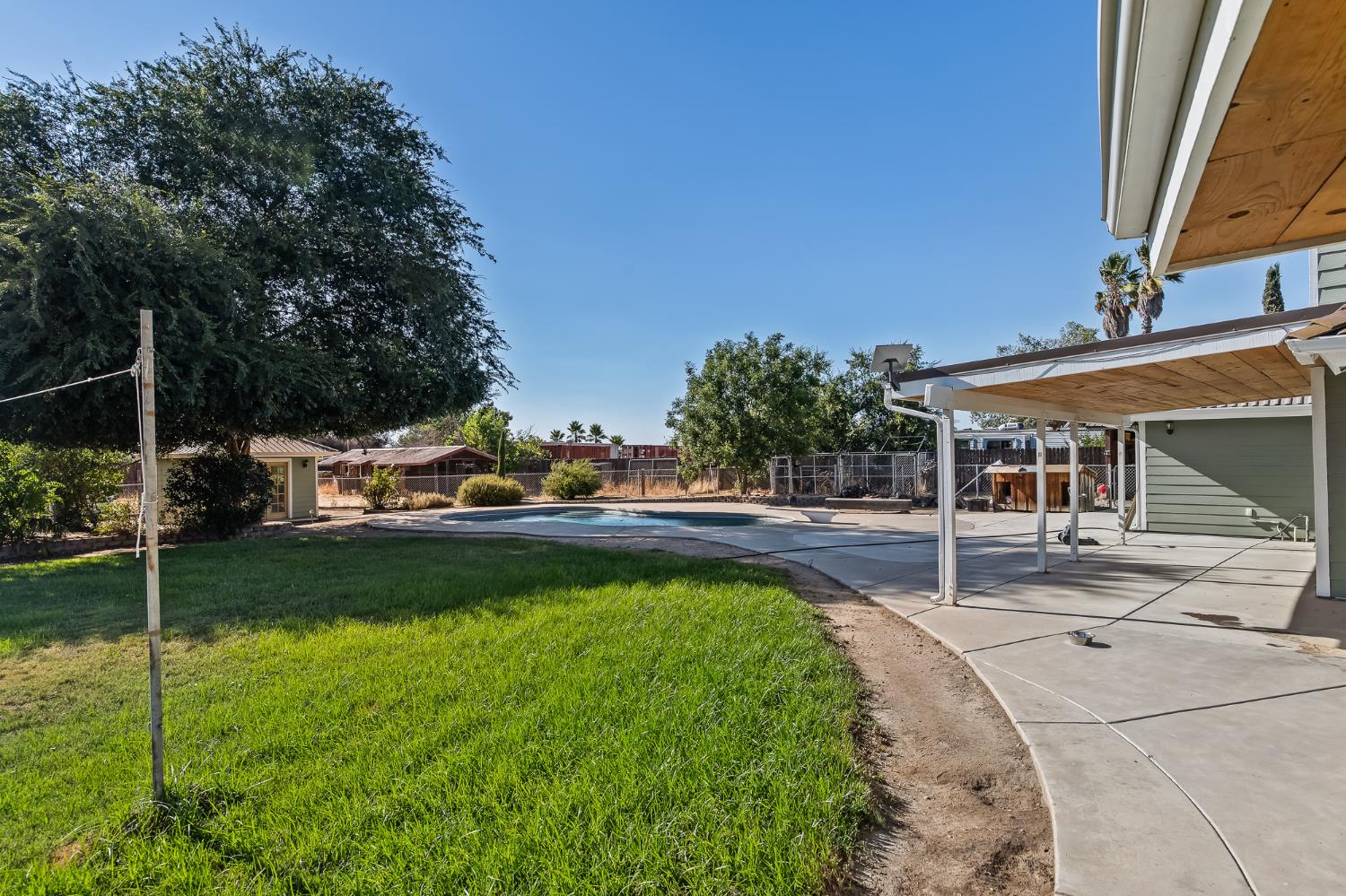 14944 Huntington Rd, Madera, CA 93636