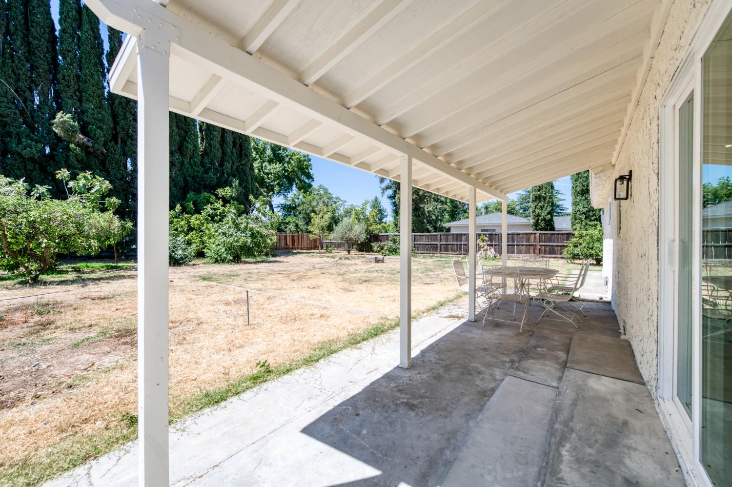 1285 W Stuart Ave, Fresno, CA 93711