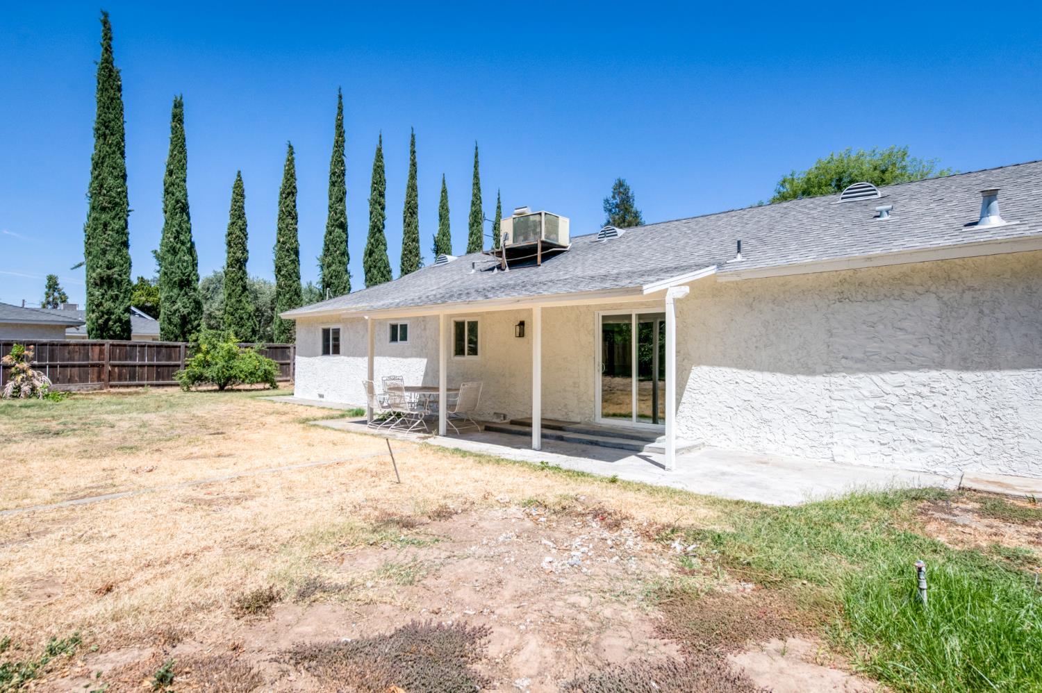 1285 W Stuart Ave, Fresno, CA 93711