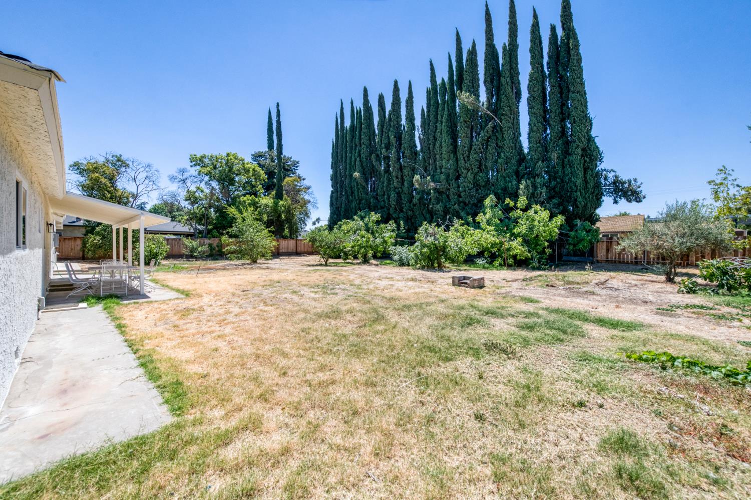 1285 W Stuart Ave, Fresno, CA 93711