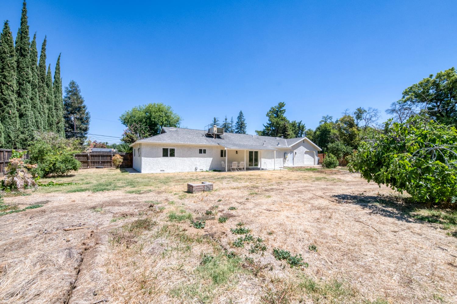 1285 W Stuart Ave, Fresno, CA 93711