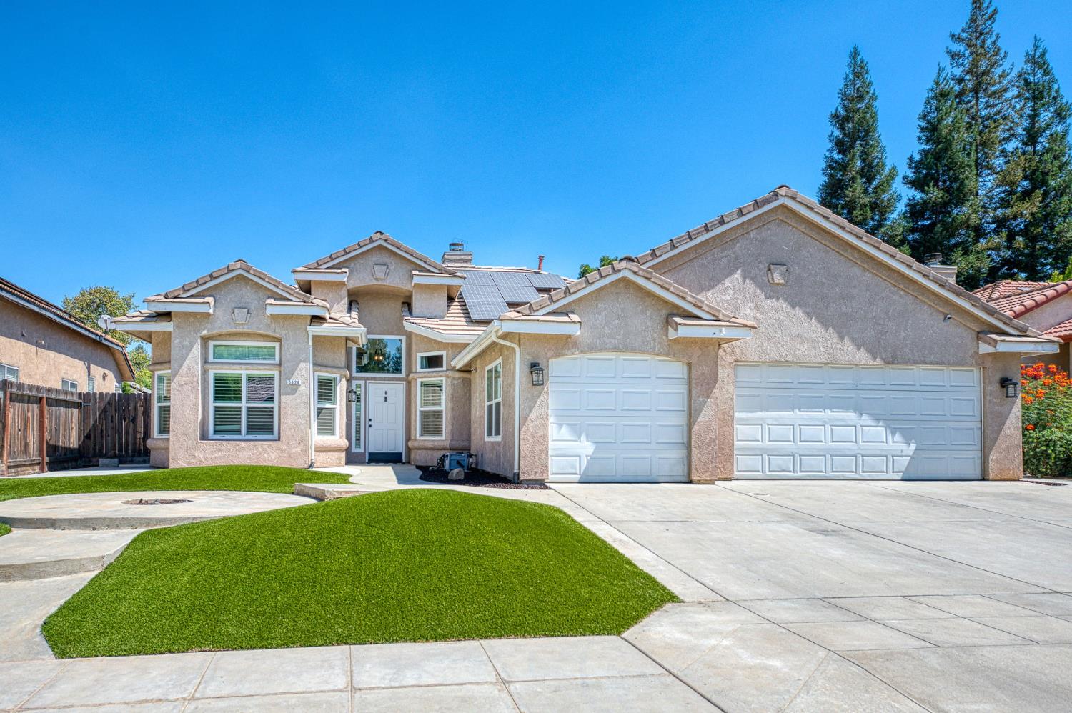 5626 W Everett Ave, Fresno, CA 93722