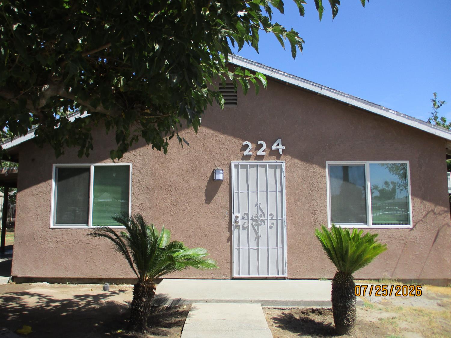 224 Scott St, Hanford, CA 93230