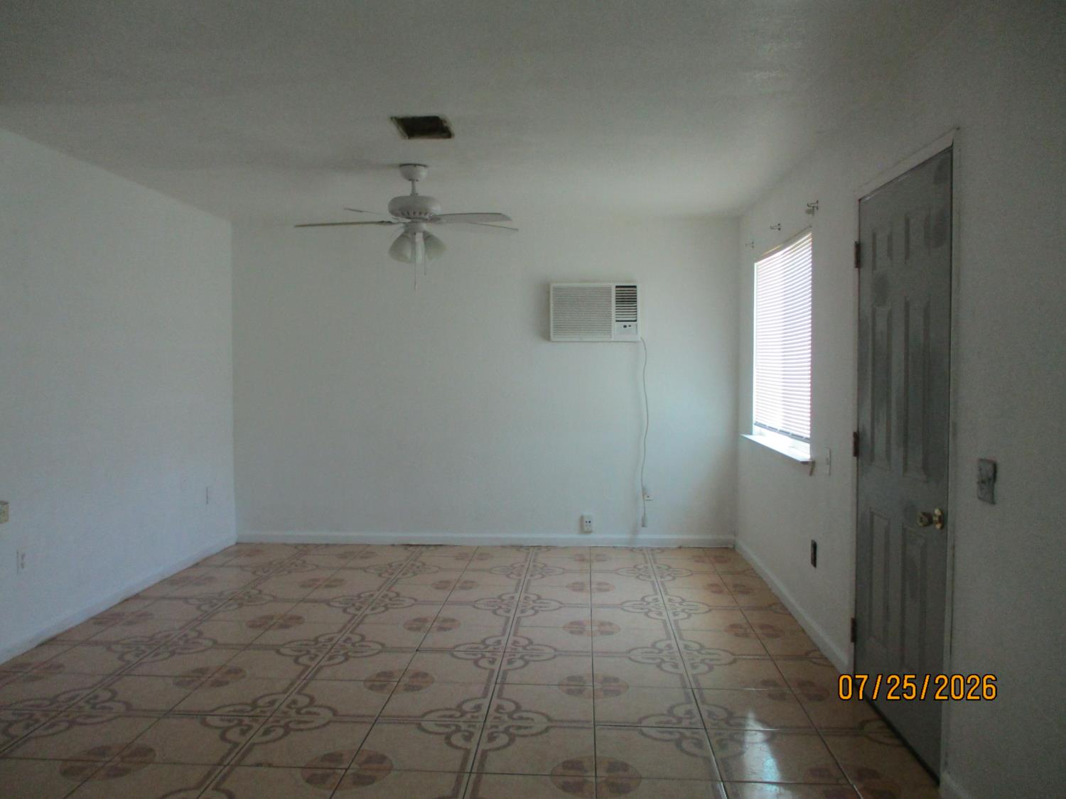224 Scott St, Hanford, CA 93230