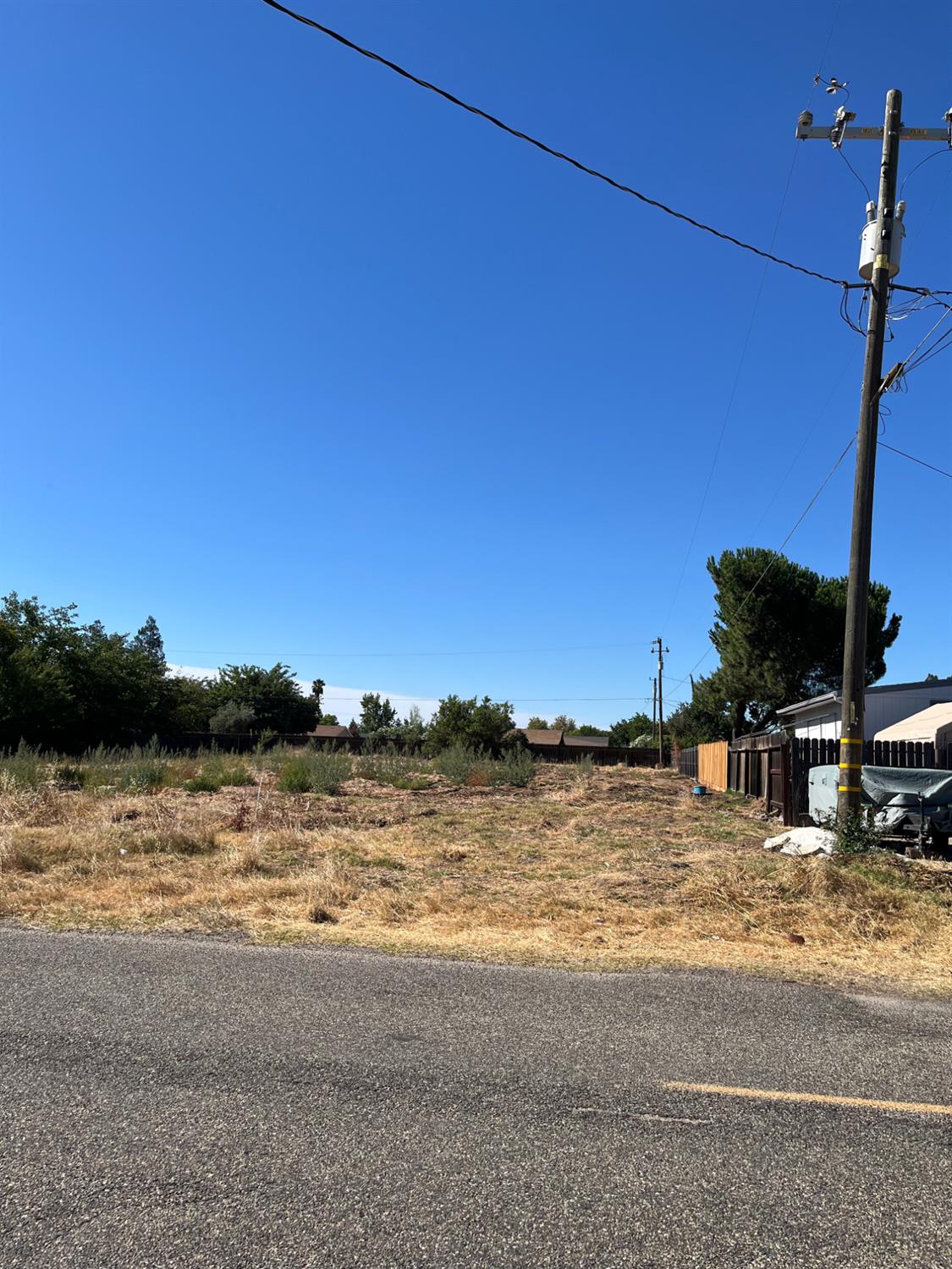 1000 Tamarisk, Madera, CA 93638