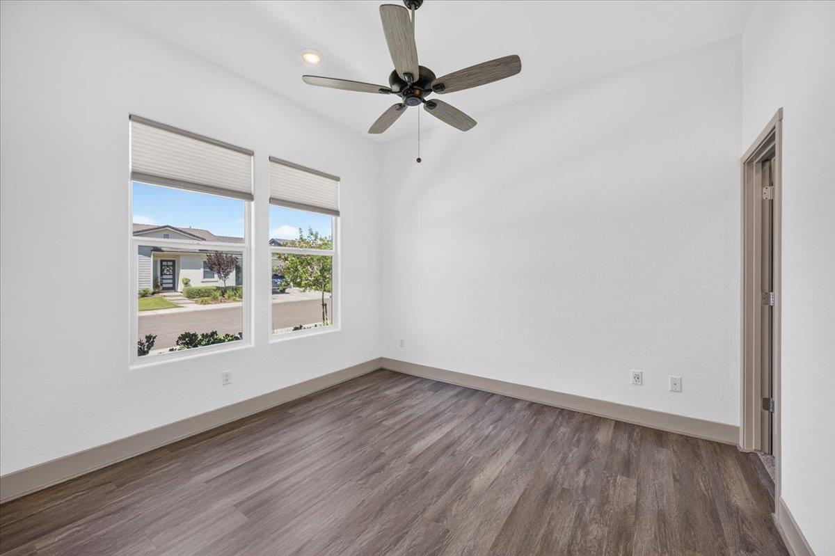 655 Huntington Ave S, Madera, CA 93636