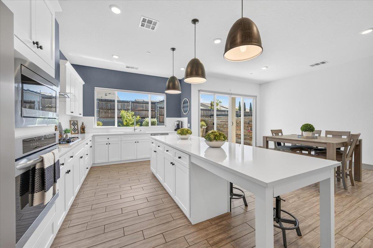 655 Huntington Ave S, Madera, CA 93636