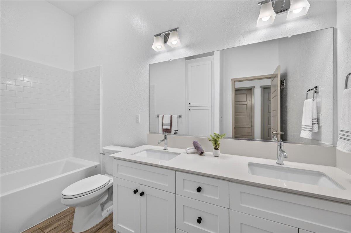 655 Huntington Ave S, Madera, CA 93636