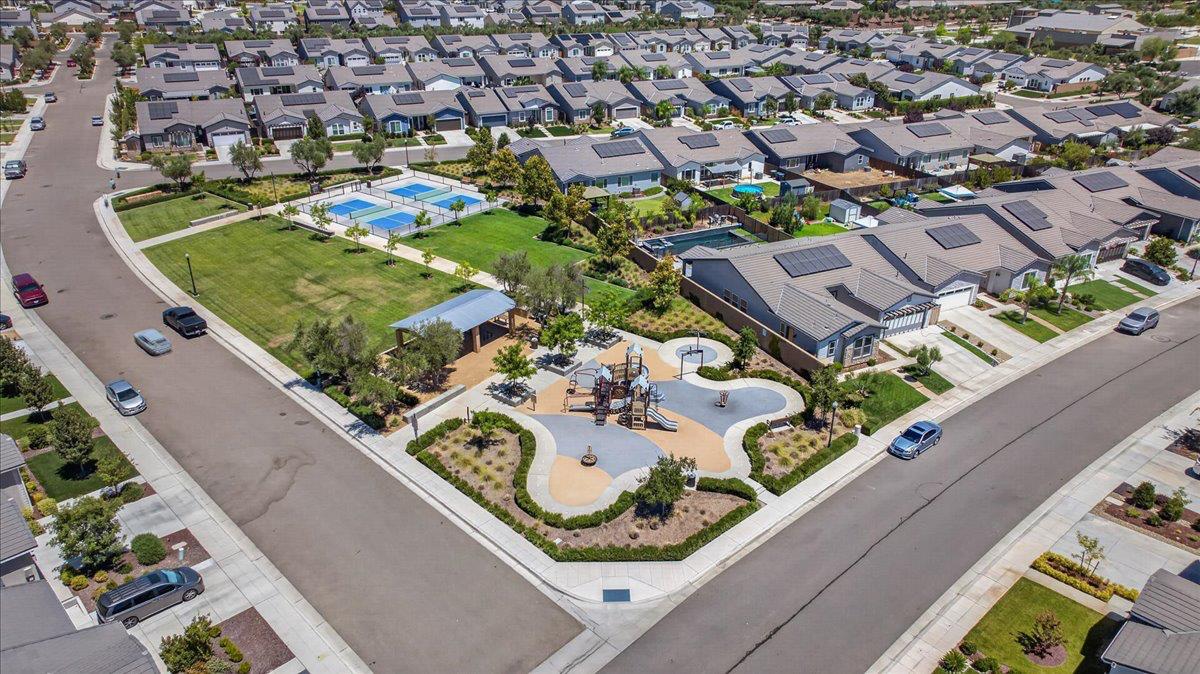 655 Huntington Ave S, Madera, CA 93636