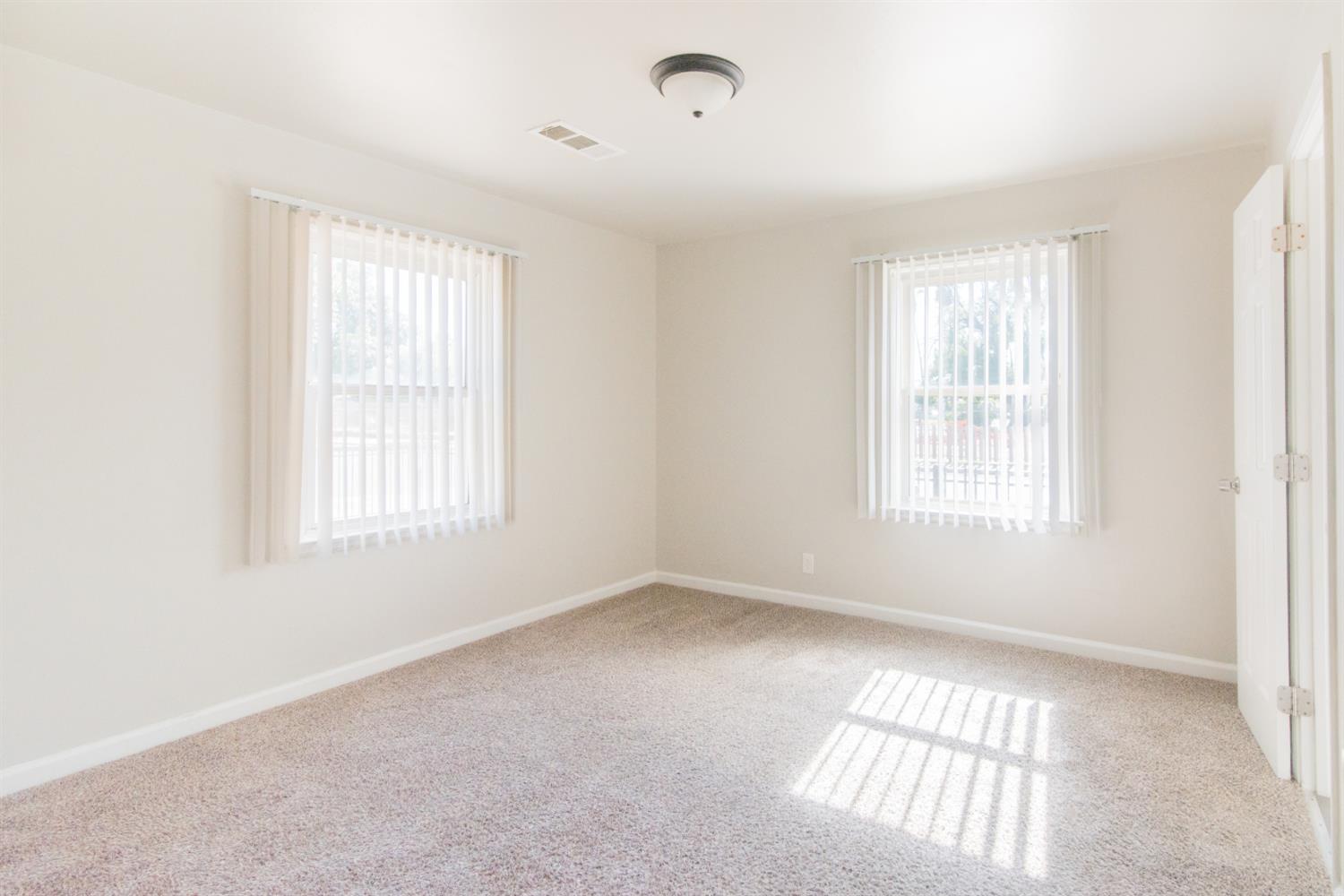 1505 E Princeton Ave, Fresno, CA 93704
