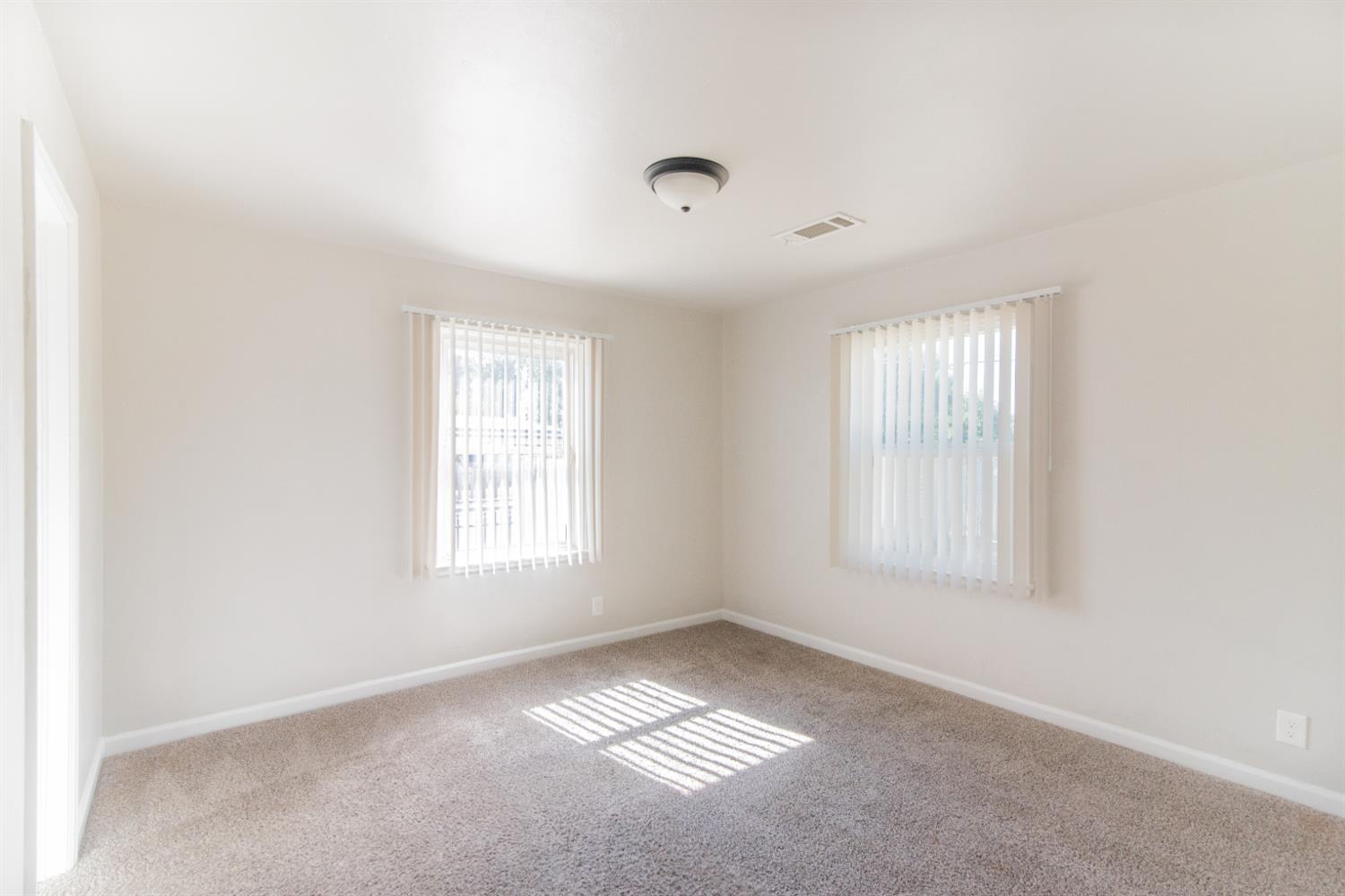 1505 E Princeton Ave, Fresno, CA 93704